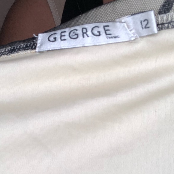 VINTAGE Y2K MALL GOTH LACE FLORAL SKIRT! - Picture 4 of 4